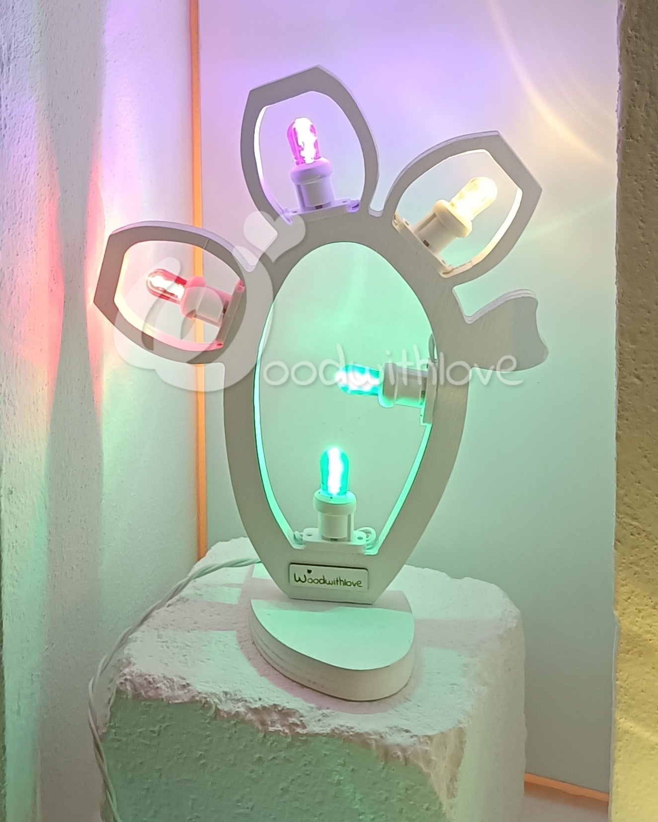 Luminaria pugliese a forma di pala di fico d'India con luci led colorate fatta a mano a taranto. Disponibile in diverse misure.